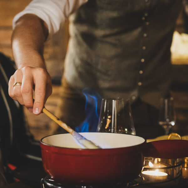Das flambierte Käsefondue im Grainer's Dorfstadl
